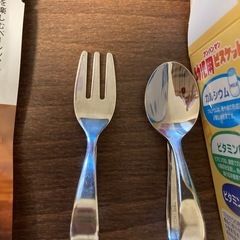 🉐ベビー用スプーン、フォーク、ベビーフードなどの画像