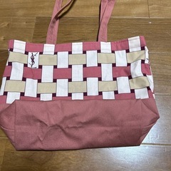 手提げバックの画像