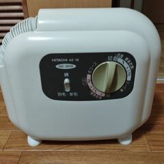 ポリタンク18L2個日立布団乾燥機電気ストーブの画像