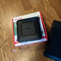 NECノートPC & wi-fiルーターの画像