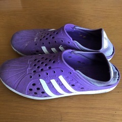 adidas靴？サンダル　メープル色の画像