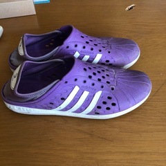 adidas靴？サンダル　メープル色の画像