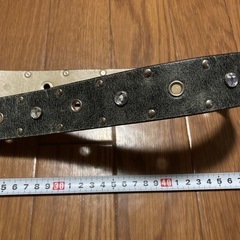 スタッズ付きブラックベルト の画像