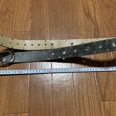 スタッズ付きブラックベルト の画像