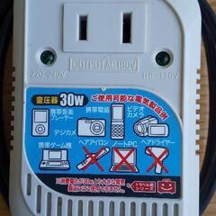 変圧器30W 　トランスレンダー＆海外コンセントプラグ6個をまとめての画像