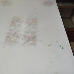ダイニングテーブルの画像