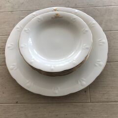 プライベートレーベル　ホワイト皿セット（金縁）の画像