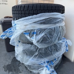 【9月末迄出品 】スタッドレスタイヤホイールセットWINTER MAX185/60R15 4穴(フィット等)の画像