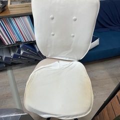 IKEAのキャスター付きチェアの画像