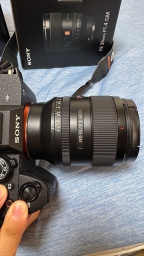 SONY a7ivとGM 35mm f1.4レンズ付き