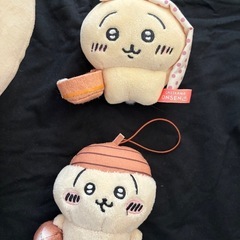 ちいかわ　うさぎ　リュックとマスコット（おんせんとどんぐり）の画像
