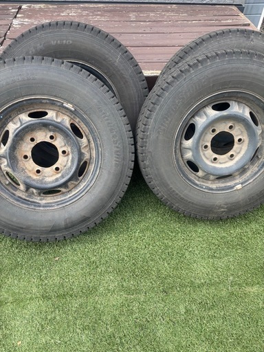 スタッドレスタイヤ　 ４本ＢS  195/80R/15