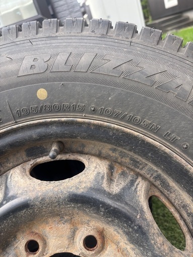 スタッドレスタイヤ　 ４本ＢS  195/80R/15