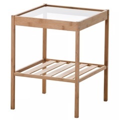 IKEA ベッドサイドテーブルの画像