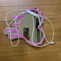 ハート型の鏡の画像