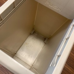 ゴミ箱 30L スライド式 蓋付きの画像