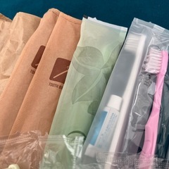 【新品未開封】歯ブラシ 30本セット 歯磨き粉付きの画像