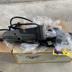 電動工具(丸のこ、グラインダー、ジグソー)セットの画像