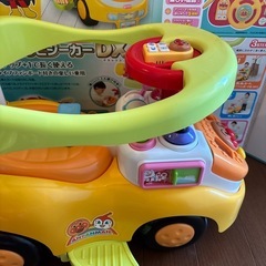 アンパンマン よくばりビジーカーDX 足けリ乗用玩具 押し棒ガード付き 乗用玩具 手押し車 0歳 1歳 赤ちゃん おもちゃの画像