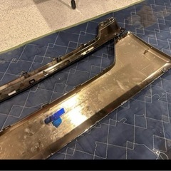 ハイエース4型以降ダークプライム純正グリル新車外し
の画像