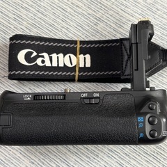 【美品】Canon EOS 80D デジタル一眼レフカメラ　グリップ他セットの画像