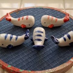 鯨(クジラ)の形の箸置き5つの画像
