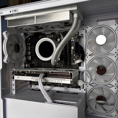 Storm ゲーミングパソコン 液晶モニター付き水冷クーラー、Ryzen7 5700X、RTX4070Superの画像