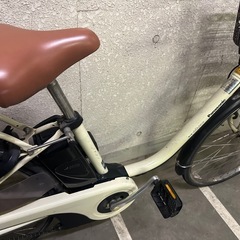 東京23区配達無料🌈新基準 Panasonic パナソニック ビビDX 8.9Ah リチウム 電動自転車中古　1882の画像