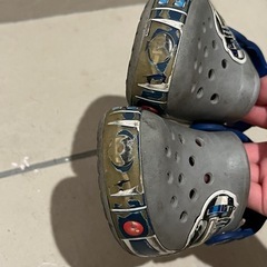 クロックス右足だけ少し光ります14.0の画像