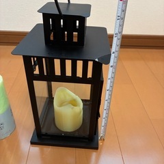 IKEAのランタンとキャンドルのセットの画像