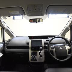 【オリジナル信用回復ローン対応可能　試乗出来ます　最短10日納車　車検2年付き】H24年式トヨタノア　Xスマートエディション　ＥＴＣ　ナビ　フルセグＴＶ　Ｂｌｕｅｔｏｏｔｈ再生　バックカメラ　リバース連動ドアミラー　オートエアコン　ＨＩＤヘッドライト　両側パワースライドドア　スタットレスタイヤ（中古）付き　車検整備付きの画像