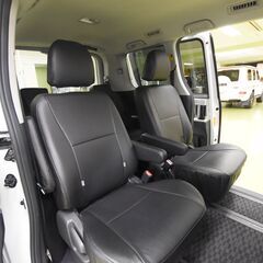 【オリジナル信用回復ローン対応可能　試乗出来ます　最短10日納車　車検2年付き】H24年式トヨタノア　Xスマートエディション　ＥＴＣ　ナビ　フルセグＴＶ　Ｂｌｕｅｔｏｏｔｈ再生　バックカメラ　リバース連動ドアミラー　オートエアコン　ＨＩＤヘッドライト　両側パワースライドドア　スタットレスタイヤ（中古）付き　車検整備付きの画像