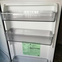 単身用の冷蔵庫の画像