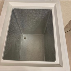 【地域限定無料配送】★ハイアール★上開き式冷凍庫 66L (JF-NC66A) 省エネ！ 静音設計！ 2012年製　の画像