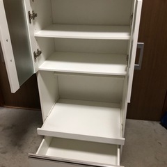 食器棚の画像