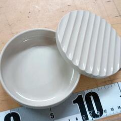 0906-117 蓋付き陶器の画像
