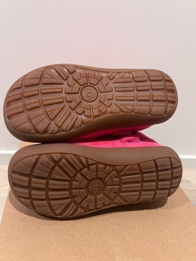 UGG キッズ　ムートンブーツ