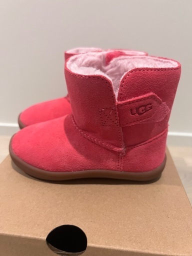 UGG キッズ　ムートンブーツ