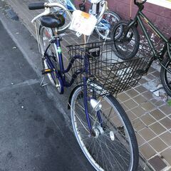 リサイクルショップどりーむ鹿大前店　No.402　自転車　シティサイクル　青色　LEDオートライト、鍵付き　27インチの画像