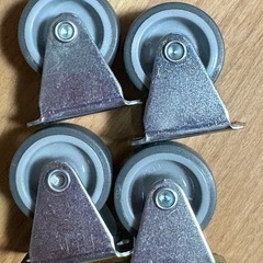 キャスター　4個　直径3cmの画像