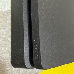 プレステ4とコントローラーの画像