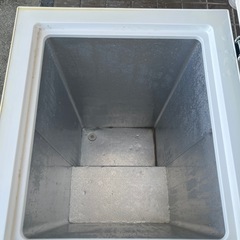 【地域限定無料配送】アイリスオーヤマ冷凍庫 上開き　100L 温度調節 省エネ 節電 PF-A100TD 2018年製　の画像