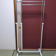 ハンガーラックの画像