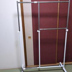 ハンガーラックの画像