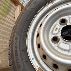 軽トラ用　古いスタッドレス　ホイール付きの画像