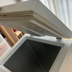 【地域限定無料配送】アイリスオーヤマ冷凍庫 上開き　100L 温度調節 省エネ 節電 PF-A100TD 2018年製　の画像