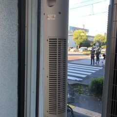 リサイクルショップどりーむ鹿大前店　No.1913　タワーファン　スリーアップ　白色　2017年製の画像
