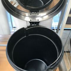 リサイクルショップどりーむ鹿大前店　No.2509　ゴミ箱　ペダル式　黒色の画像