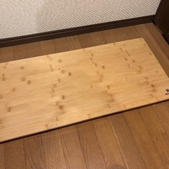 折りたたみ式テーブルの画像