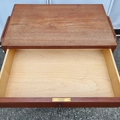 【武蔵小山店】　配送可！　ビンテージ ソーイングテーブル チーク ラタン 鍵付き 引き出し テーブル 北欧 木製 アンティーク 家具 収納 デンマーク ミッドセンチュリー 北欧家具 ワークテーブル サイドテーブル 裁縫箱 手芸 vintage sewing table teak rattan with key drawer table scandinavian wooden antique furniture storage denmark mid-century nordic furniture worの画像